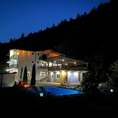 Heaven Villa *