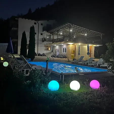 Heaven Villa *